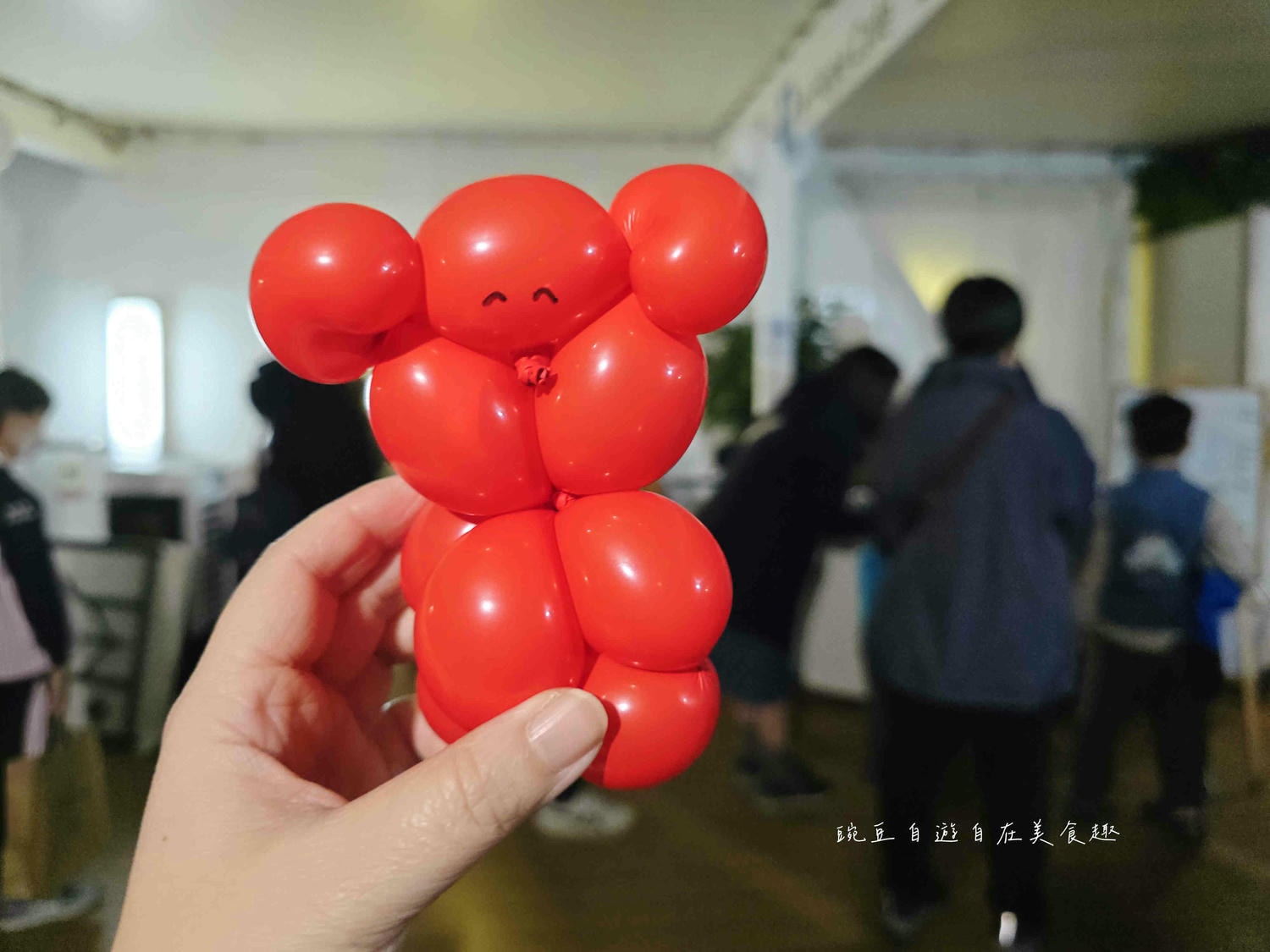 望僕號基隆高雄花蓮|現場排隊預約參觀Doulos Hope 世界最大的海上書展圖書到台灣 買書喝咖啡看海景 - 第38張圖
