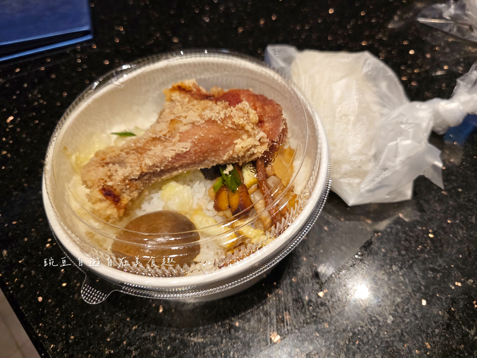 高雄一人KTV怎麼唱最划算?享溫馨獨唱心得、最便宜時段、計價方式與省錢吃法各家歡唱費整理 - 第6張圖 高雄一人KTV怎麼唱最划算?享溫馨獨唱心得、最便宜時段、計價方式與省錢吃法各家歡唱費整理